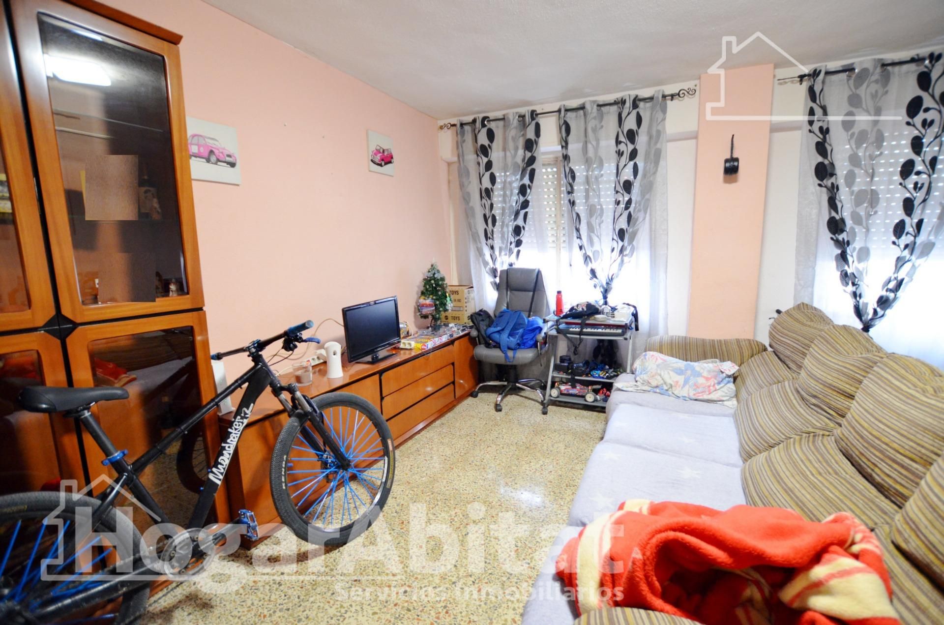 Sala d'estar de Pis en venda en San Vicente del Raspeig / Sant Vicent del Raspeig amb Aire condicionat i Traster