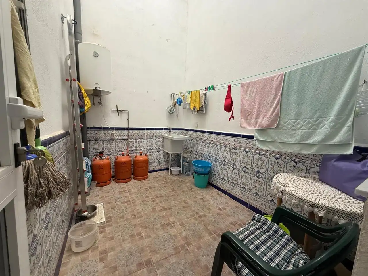 Küche von Einfamilien-Reihenhaus zum Verkauf in Taberno mit Möbliert