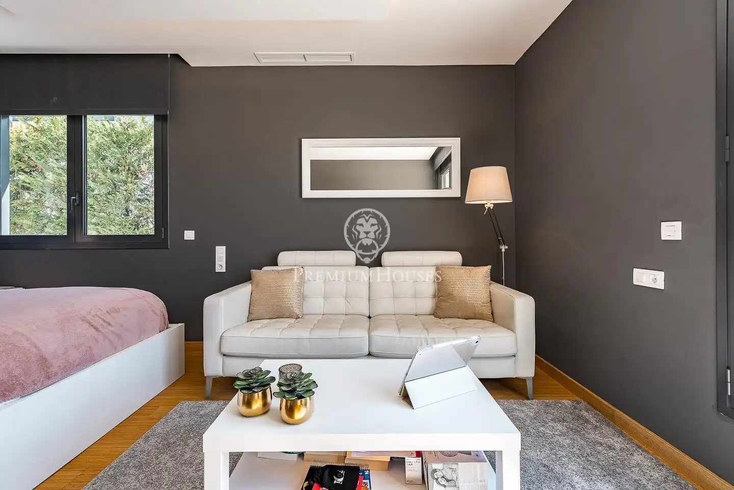 Living room of Houses for sale in Sant Cugat del Vallès  with Air Conditioner, Heating and Private garden