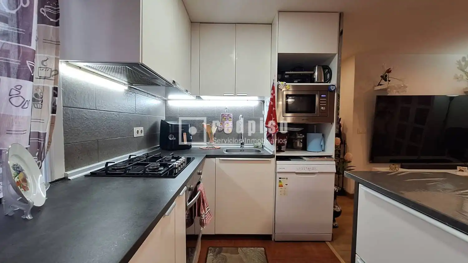 Cocina de Piso en venta en A Coruña Capital  con Terraza