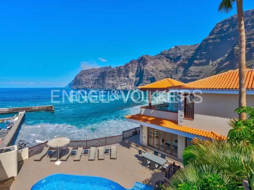 Houses for sale in Acantilados de Los Gigantes