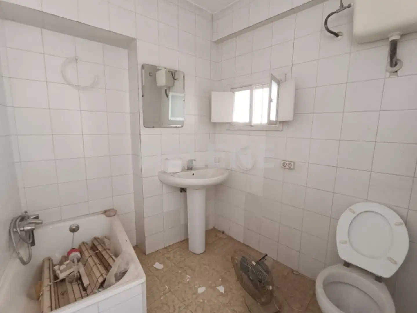 Badezimmer von Wohnung zum Verkauf in Hellín mit Möbliert und Balkon