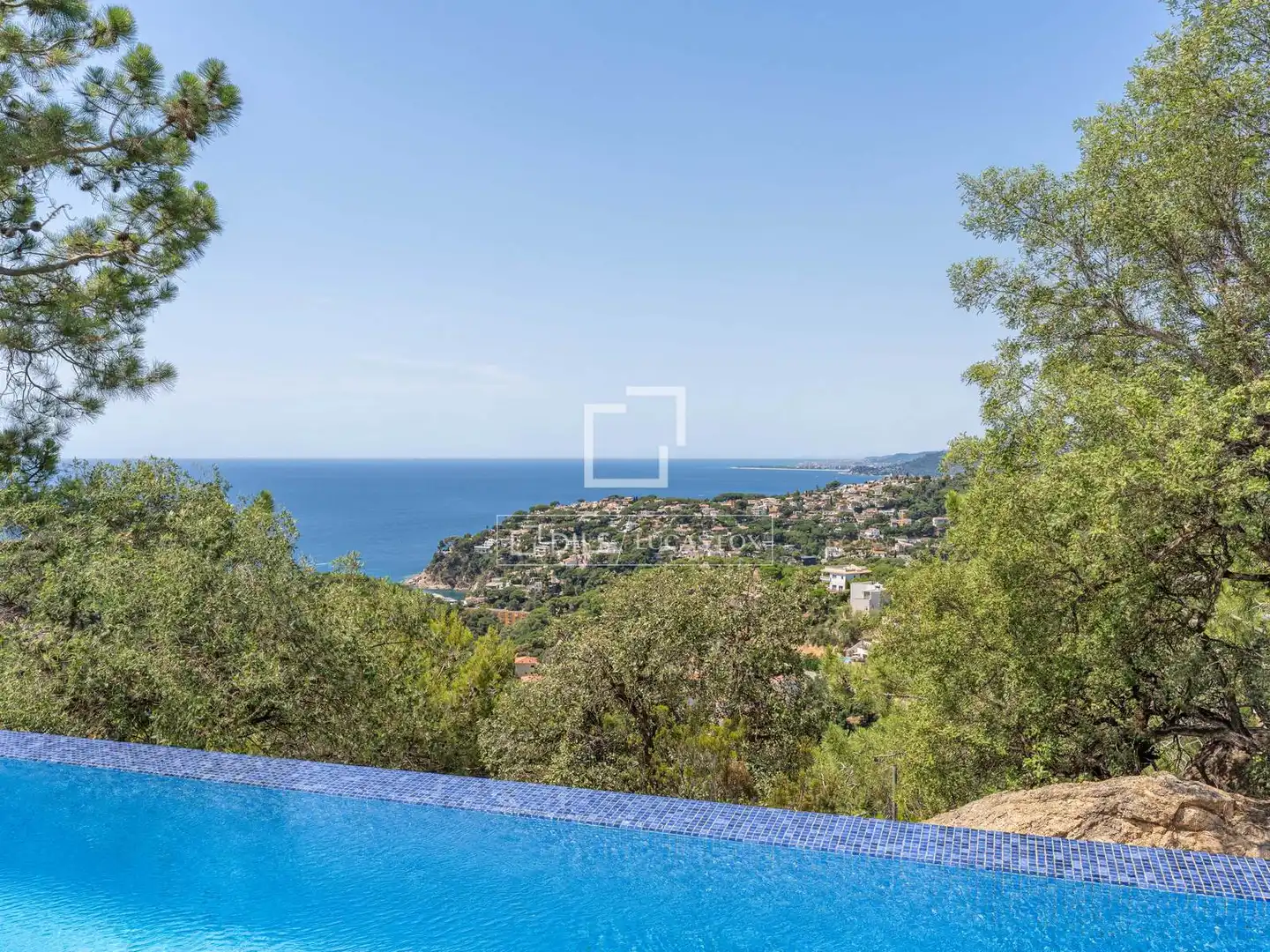 Außenansicht von Haus oder Chalet zum Verkauf in Lloret de Mar mit Klimaanlage, Privatgarten und Terrasse