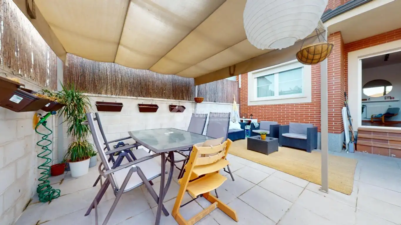 Casa bifamiliare con piscina in vendita a El Casar, imagen 5