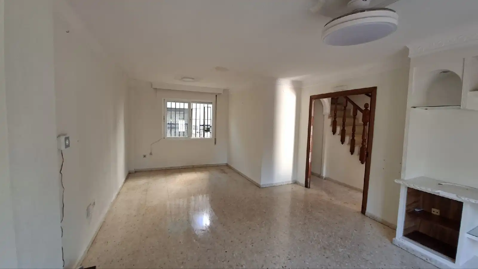 Casa aparellada en venda a C/ Pajares, imagen 3