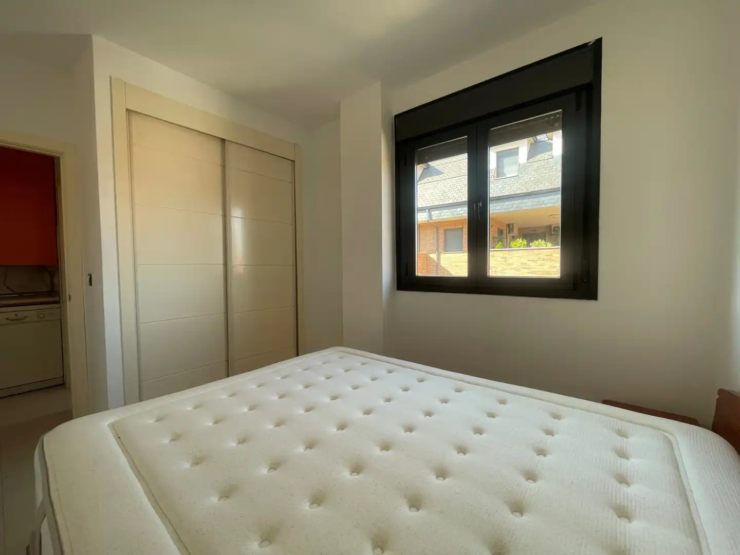Dormitori de Apartament de lloguer en Alcalá de Henares amb Aire condicionat i Moblat