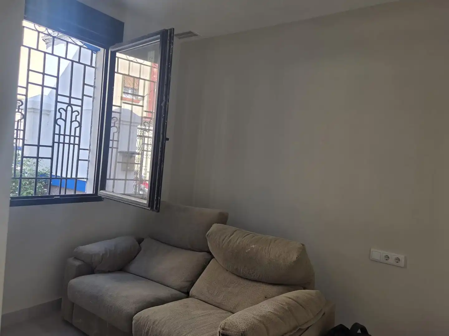 Living room of Houses for sale in Valencia  with Air Conditioner, Heating and Private garden