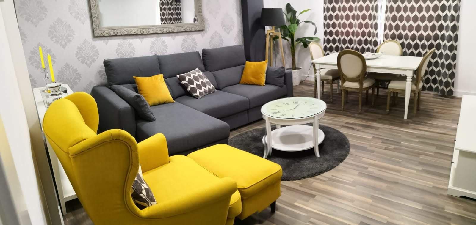 Sala d'estar de Pis en venda en Girona Capital amb Aire condicionat, Calefacció i Parquet