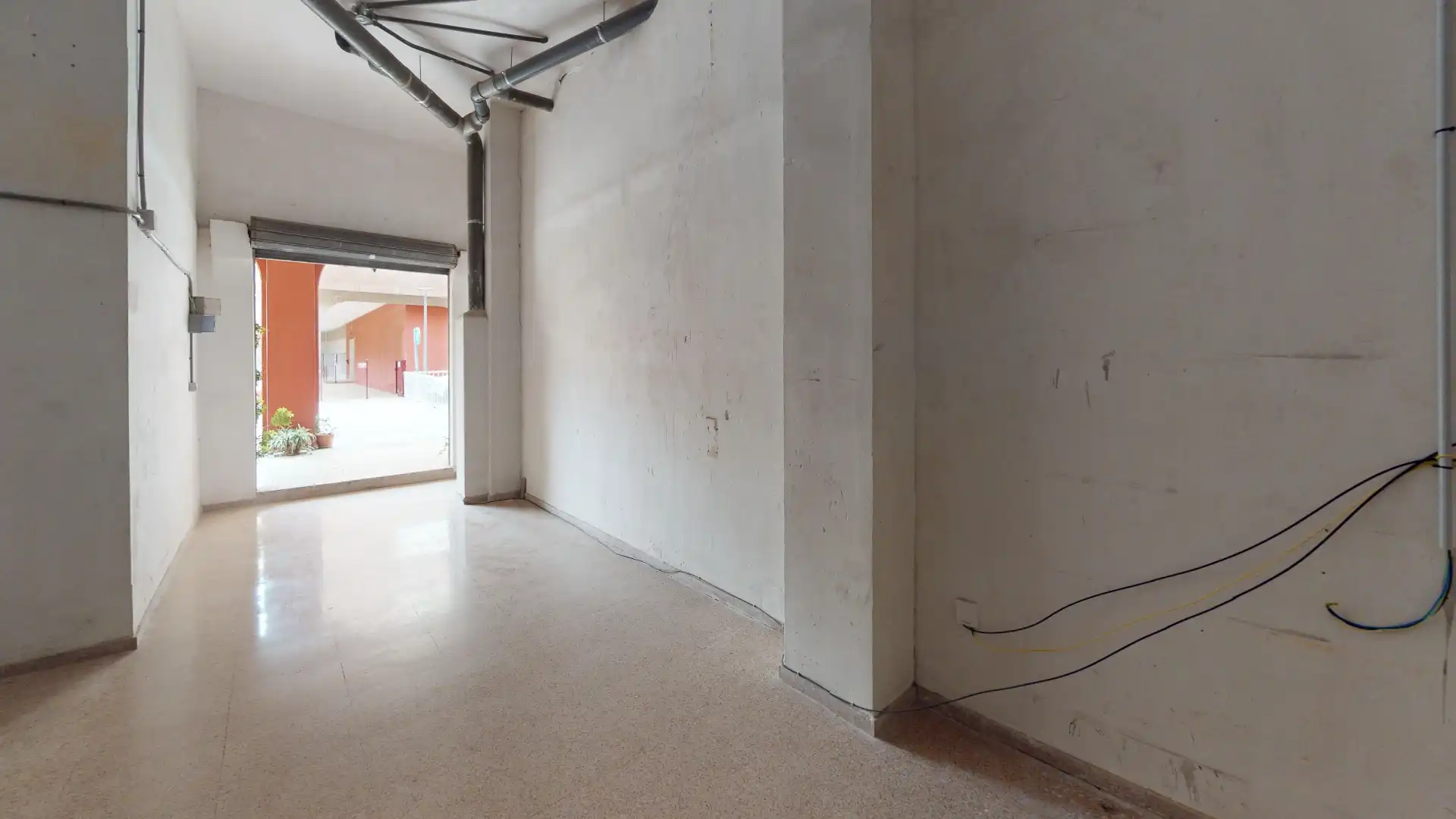 Commercial properties for sale in Alicante / Alacant  with Air Conditioner