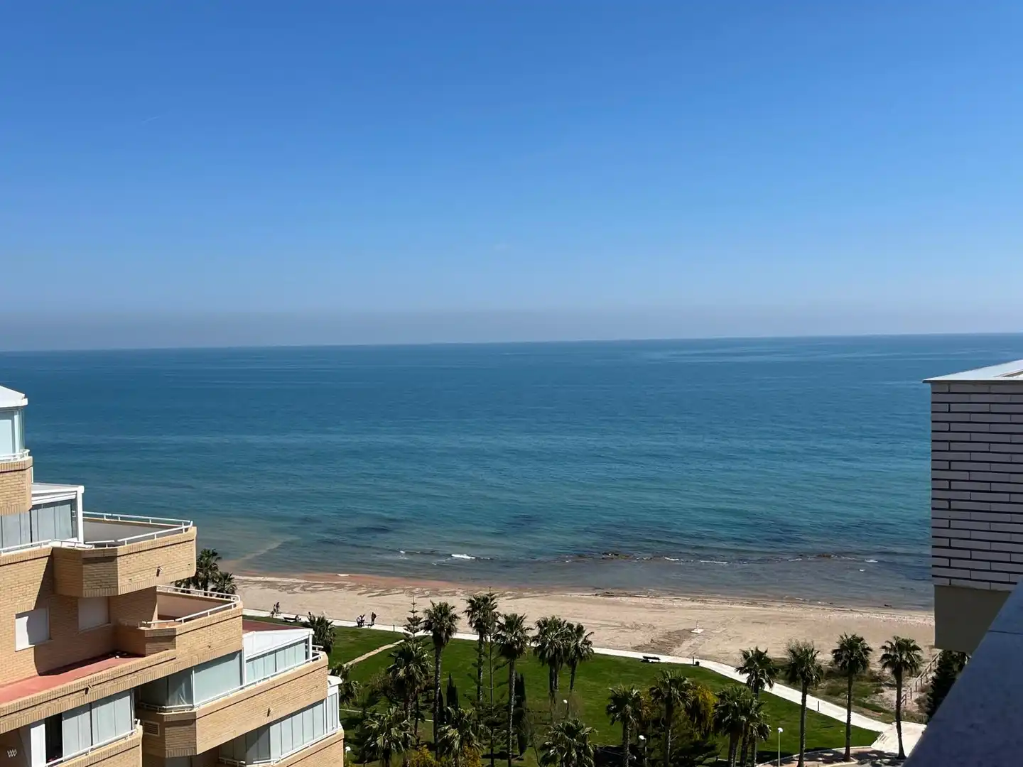 Außenansicht von Wohnungen zum Verkauf in Oropesa del Mar / Orpesa mit Klimaanlage, Terrasse und Abstellraum