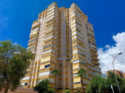 Vista exterior de Apartament en venda en Benidorm amb Terrassa i Balcó