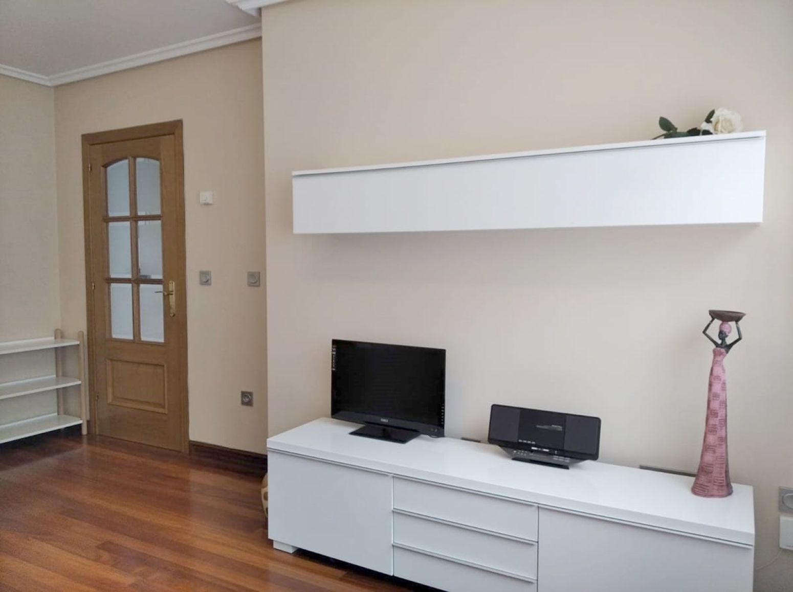 Sala d'estar de Pis en venda en Oviedo  amb Traster