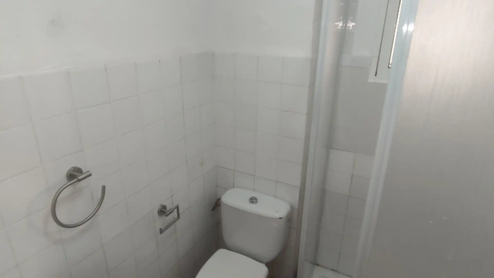 Bathroom of Flat for sale in Málaga Capital  with Furnished, Washing machine and TV
