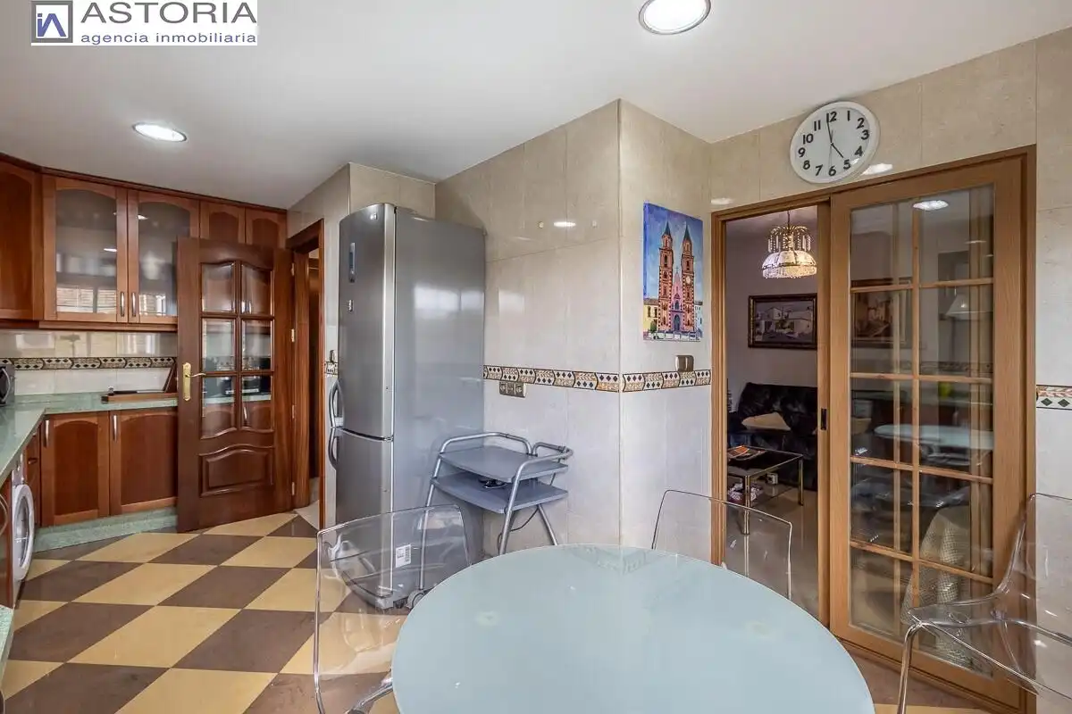 Flat with lift for sale in Calle ARQUITECTO JIMENEZ LACAL, imagen 13