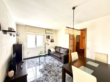 Flat with lift for sale in Nou Barris