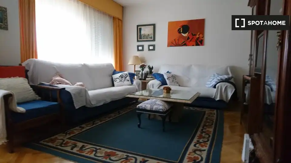 Living room of Flat for share in Alcalá de Henares  with Air Conditioner, Heating and Furnished