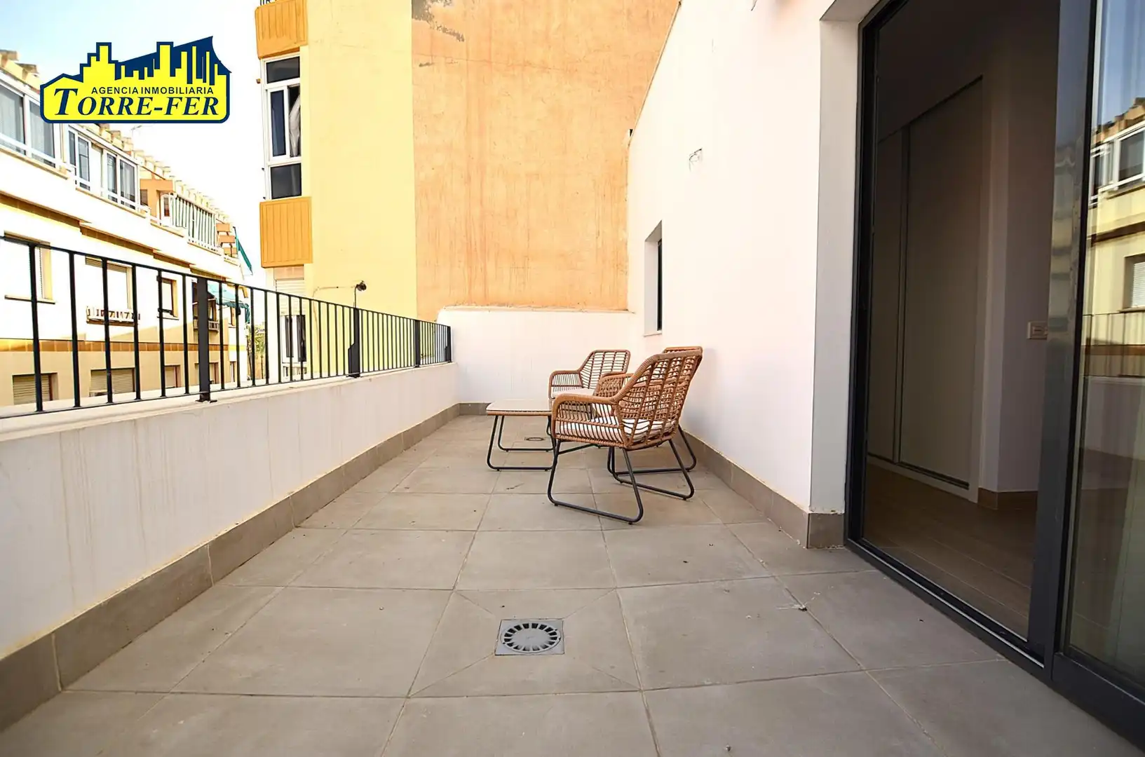 Terraza de Ático de alquiler en Almería con Aire acondicionado, Terraza y Amueblado