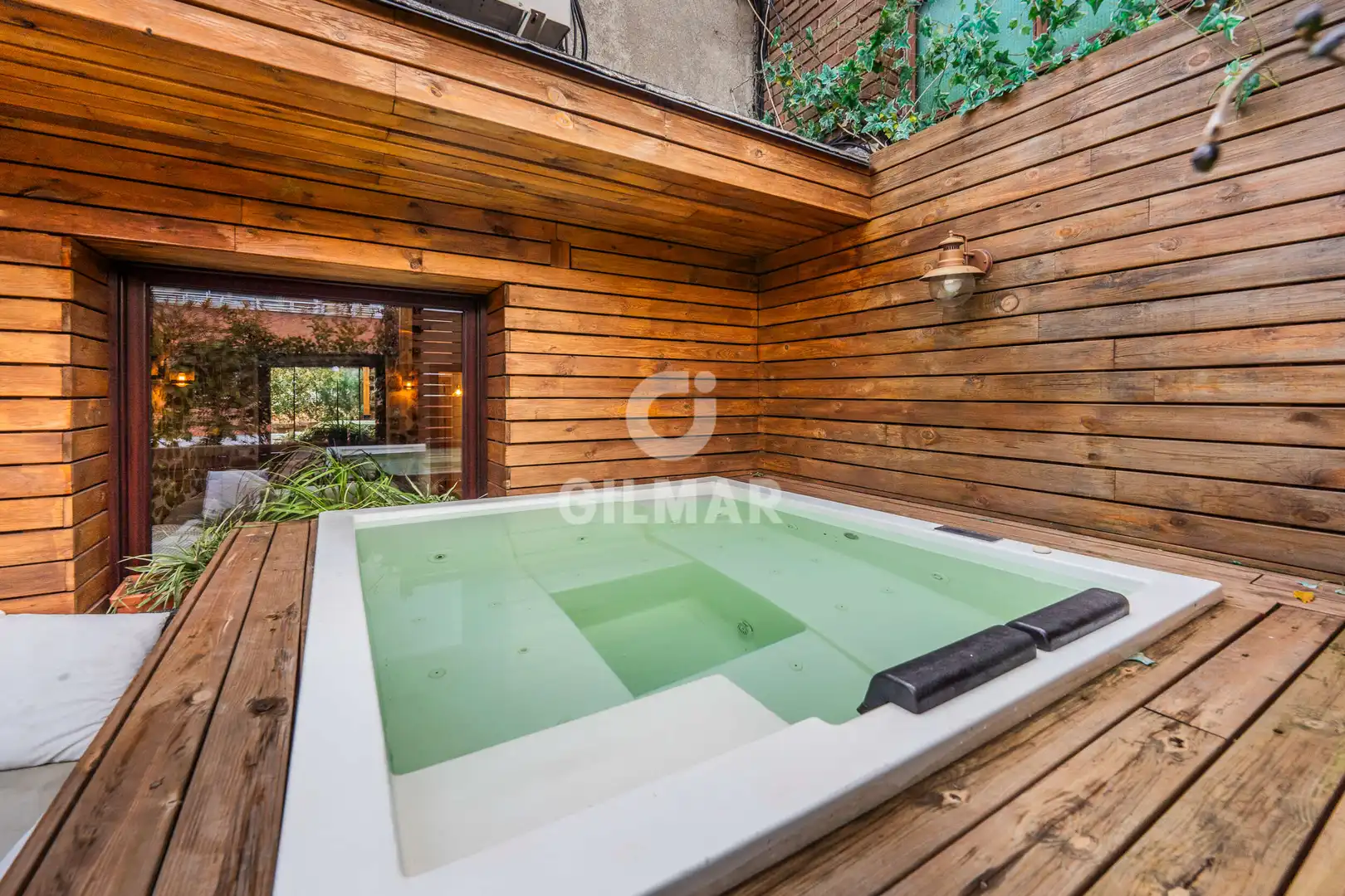 Jardín de Ático en venta en Madrid con Calefacción, Piscina y Balcón