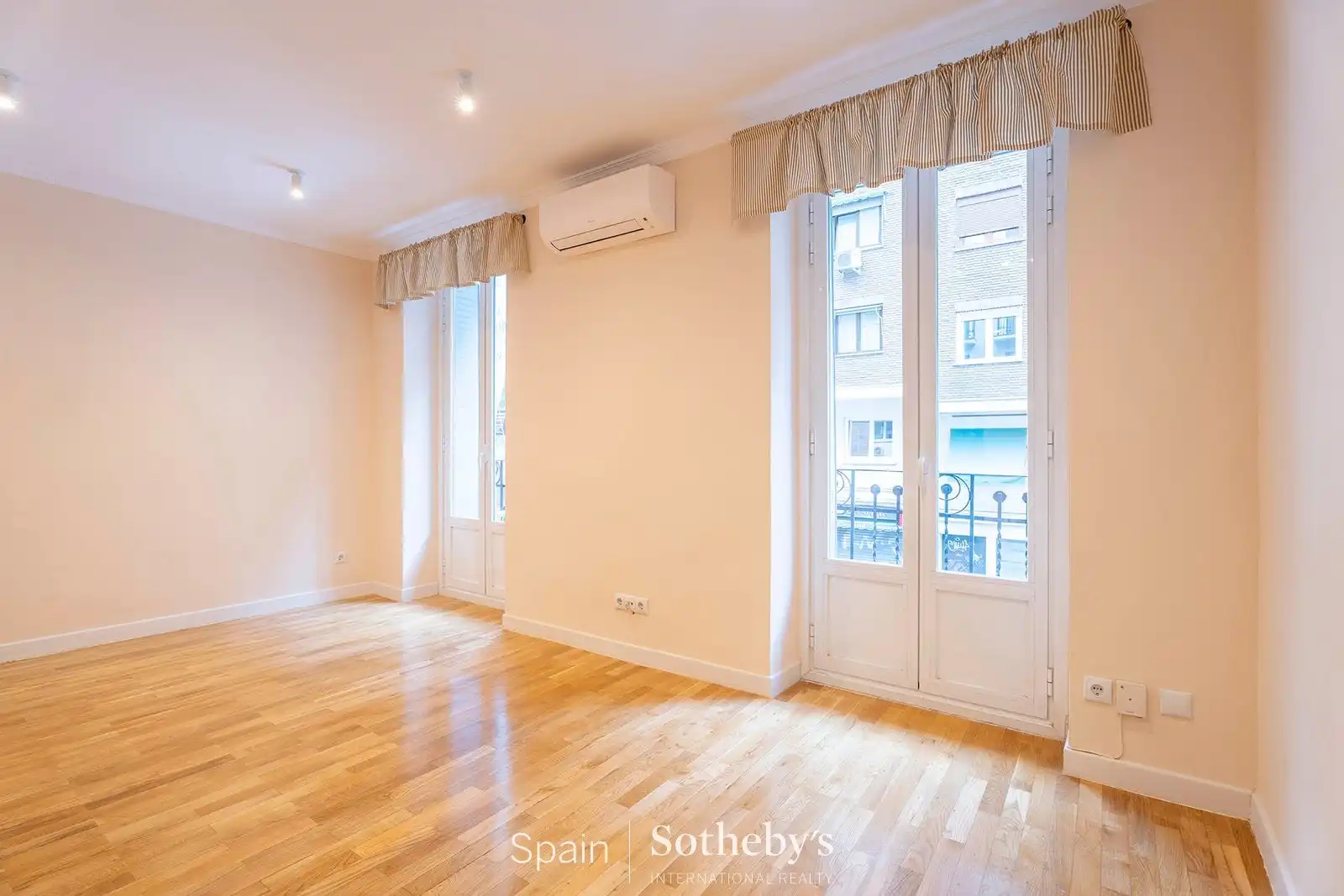 Apartament amb ascensor en venda a Calle de la Santísima Trinidad