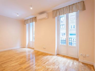 Apartamento con ascensor en venta en Calle de la Santísima Trinidad