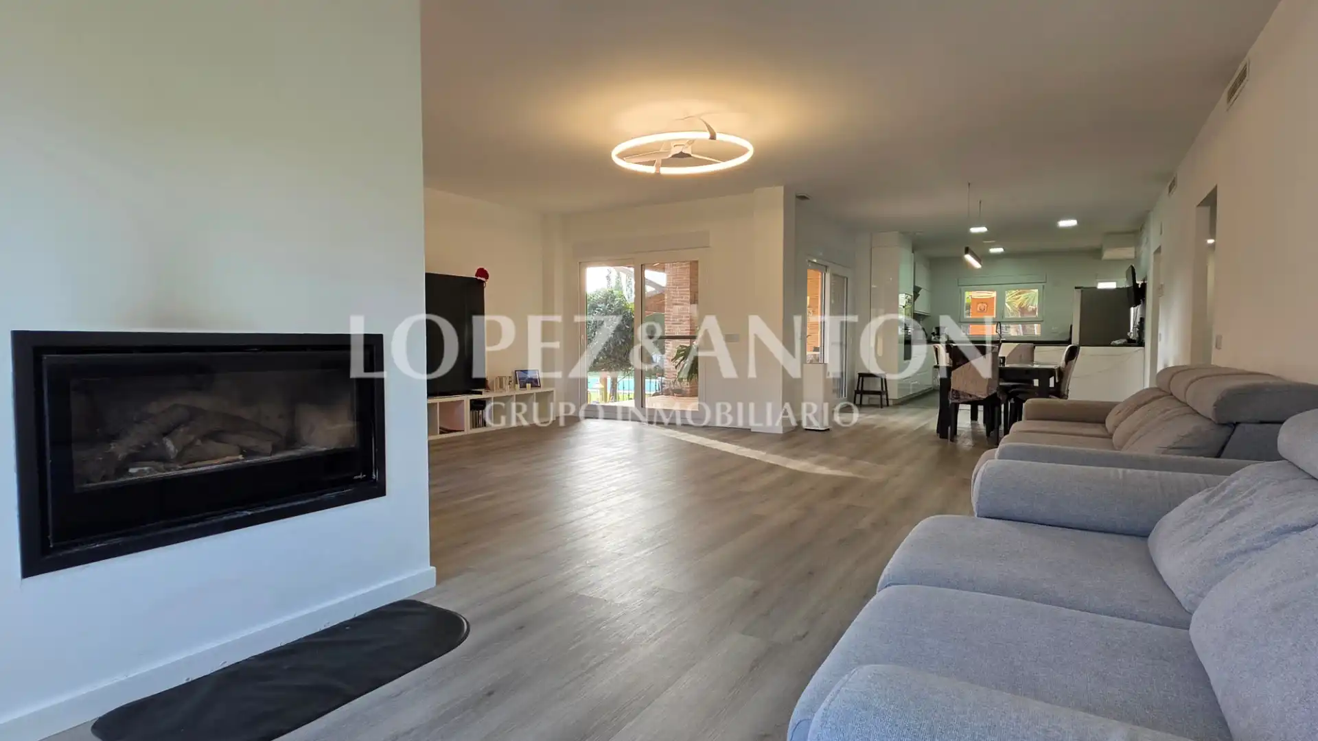 Wohnzimmer von Haus oder Chalet zum Verkauf in L'Eliana mit Klimaanlage, Heizung und Privatgarten