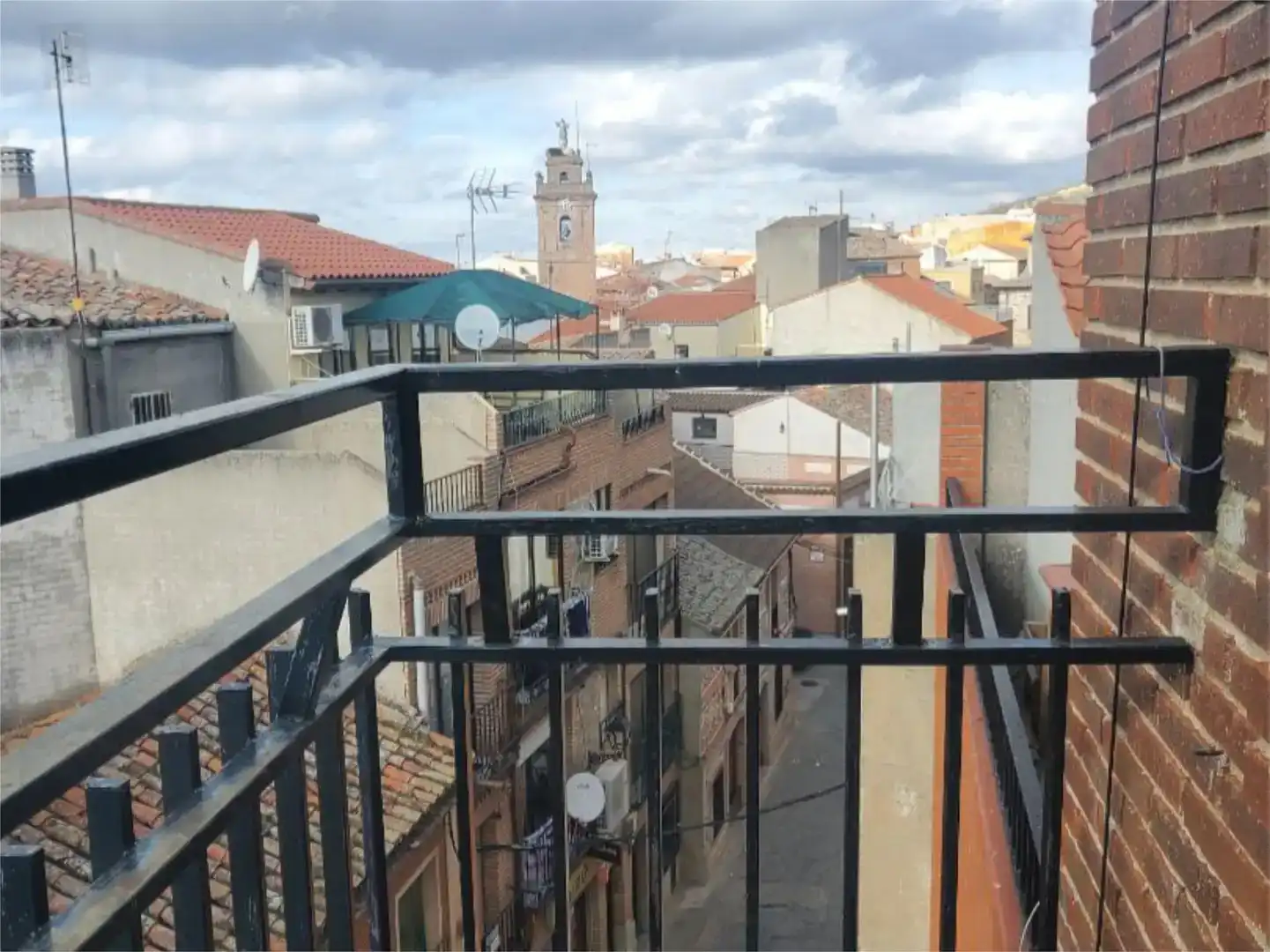 Terrassa de Pis en venda en Los Navalucillos amb Moblat i Balcó