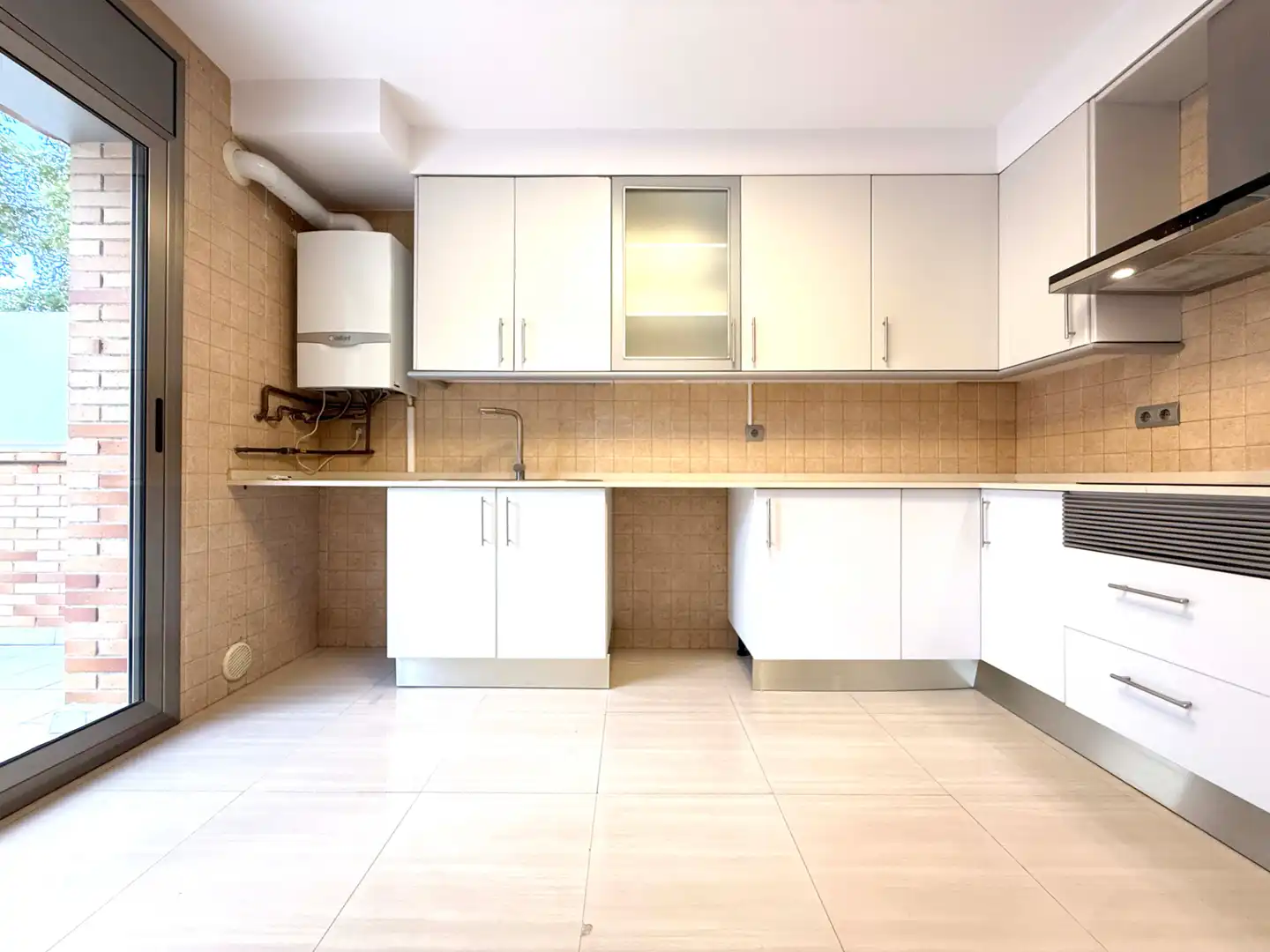 Semi-detached house with pool for sale in Carrer d'Escornalbou, imagen 18