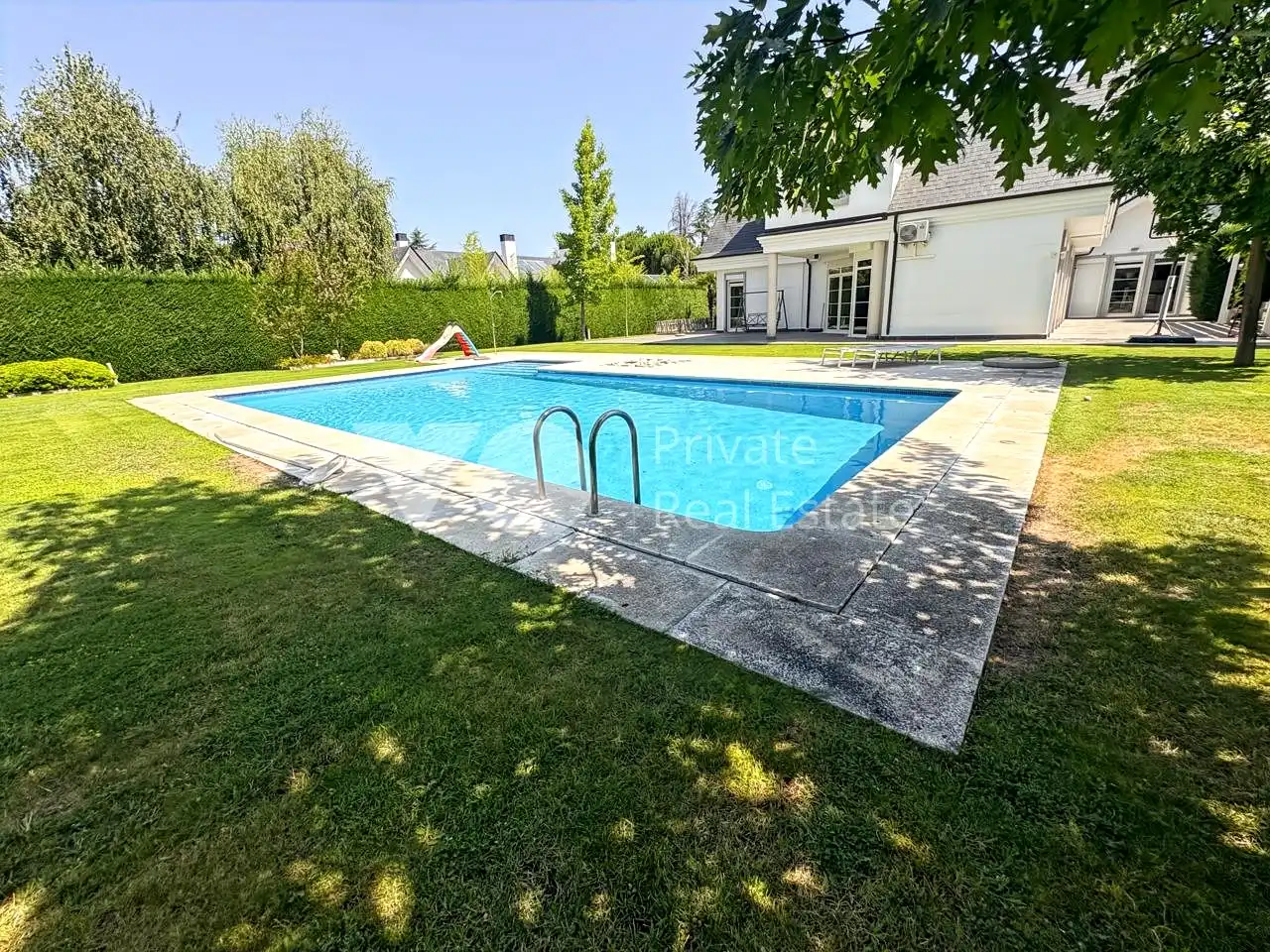 Piscina de Casa o xalet de lloguer en Boadilla del Monte amb Aire condicionat, Calefacció i Jardí privat