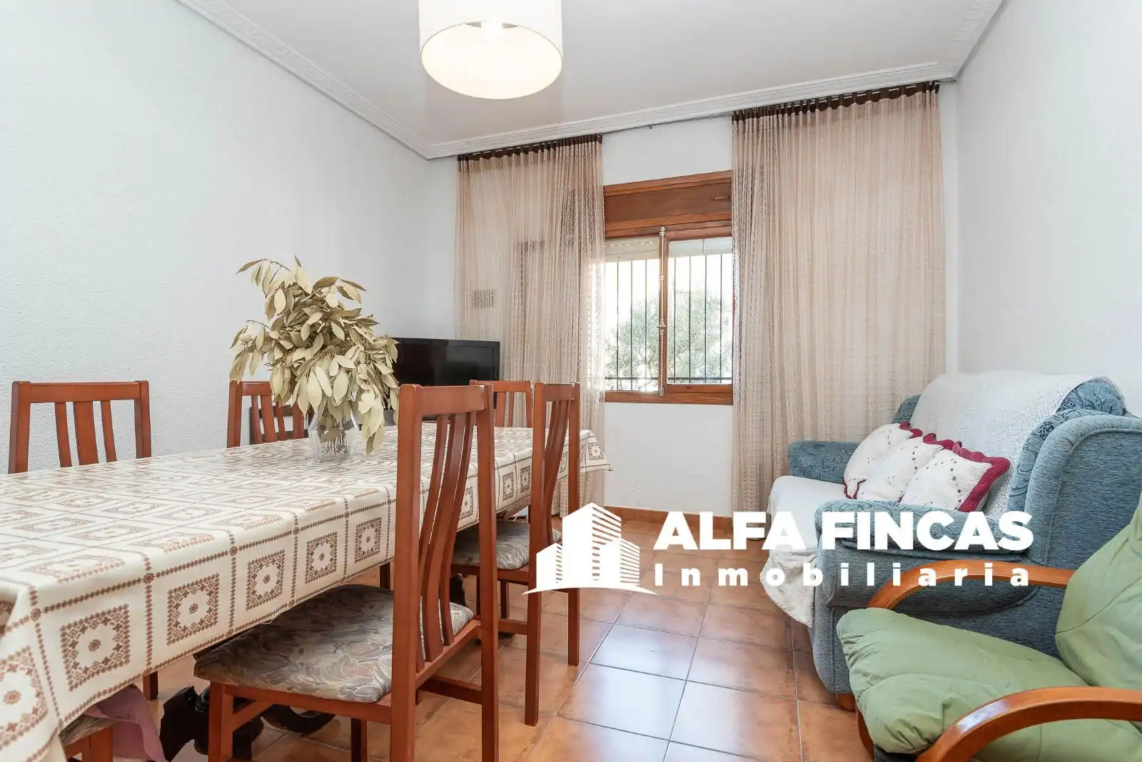 Vista exterior de Casa o xalet en venda en Tresjuncos amb Jardí privat, Terrassa i Traster