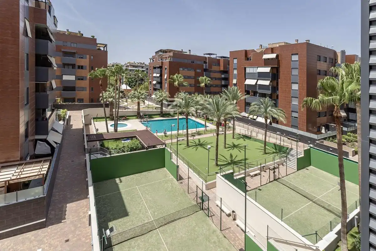Piso con piscina en venta en Calle Emir 1, imagen 2