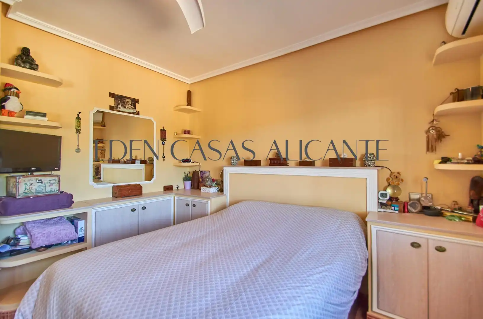 Dormitori de Casa o xalet en venda en Alicante / Alacant amb Aire condicionat, Jardí privat i Terrassa