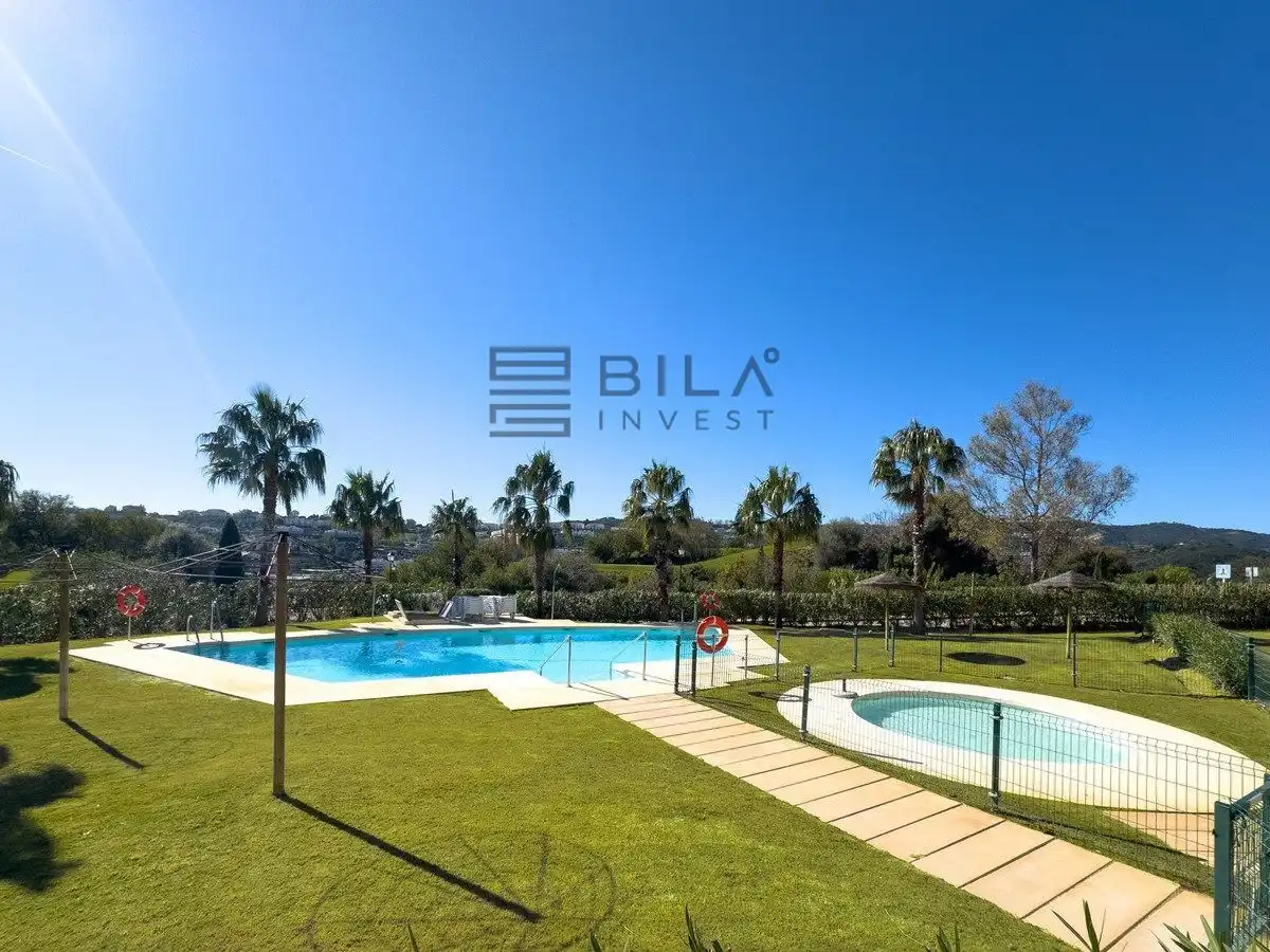 Pis amb piscina en venda a La Cala Golf