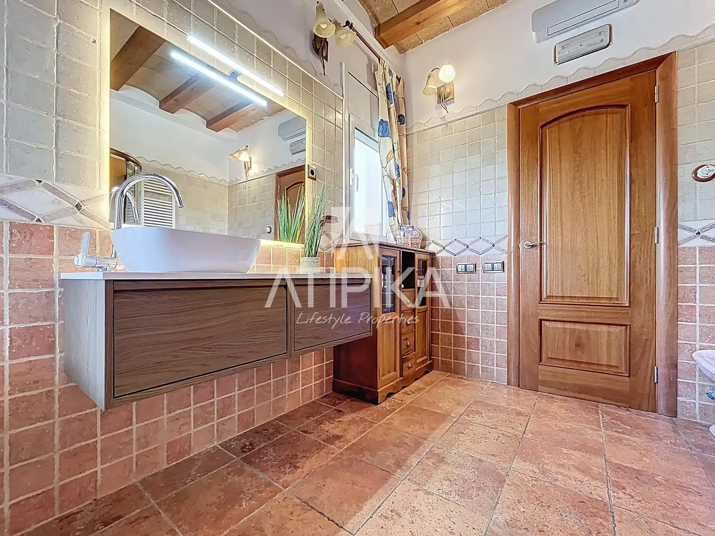 Bathroom of Houses for sale in Sant Pere de Ribes  with Swimming Pool, Oven and Washing machine
