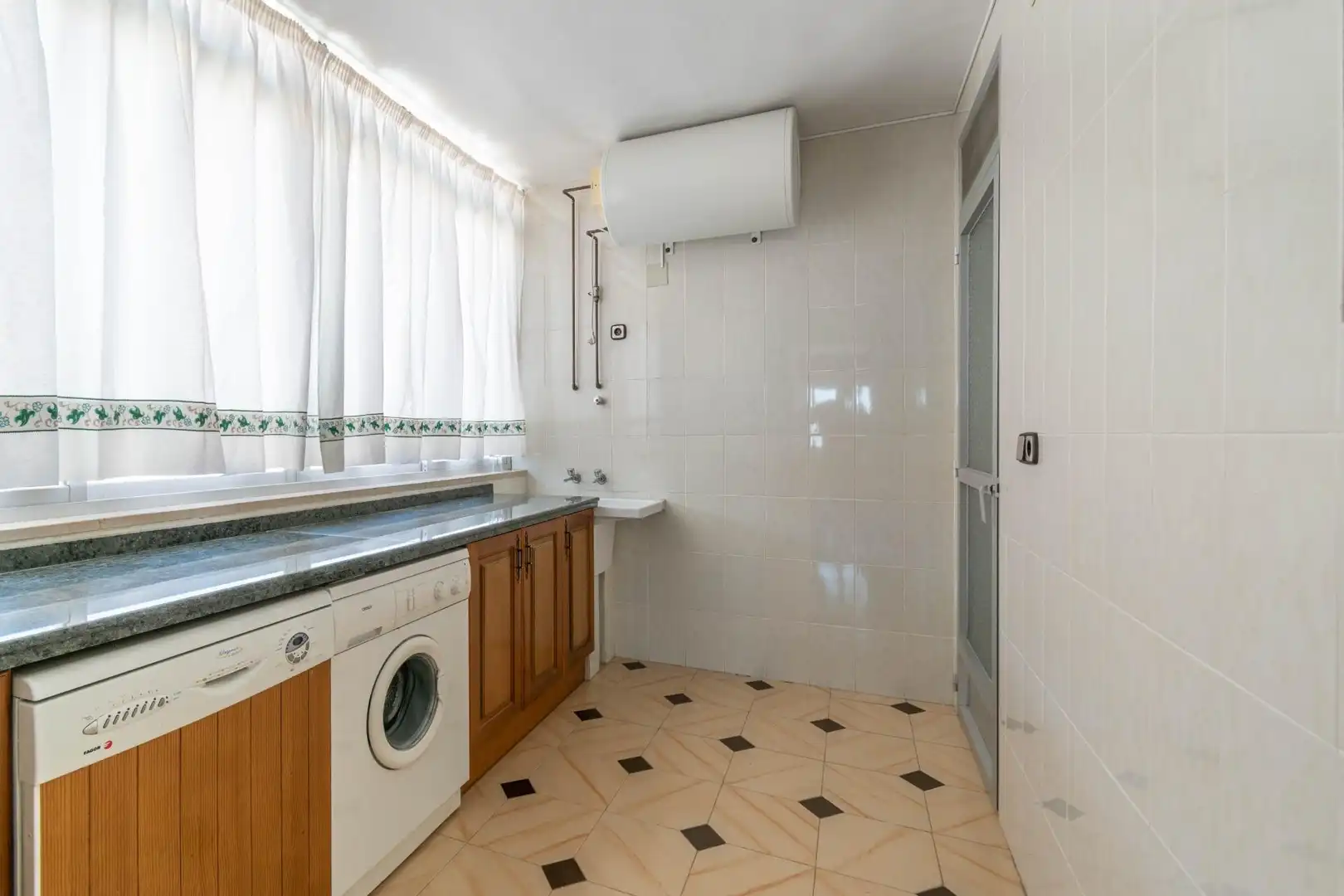 Bathroom of Detached homes for sale in Jun  with Terrace, Furnished and Alarm