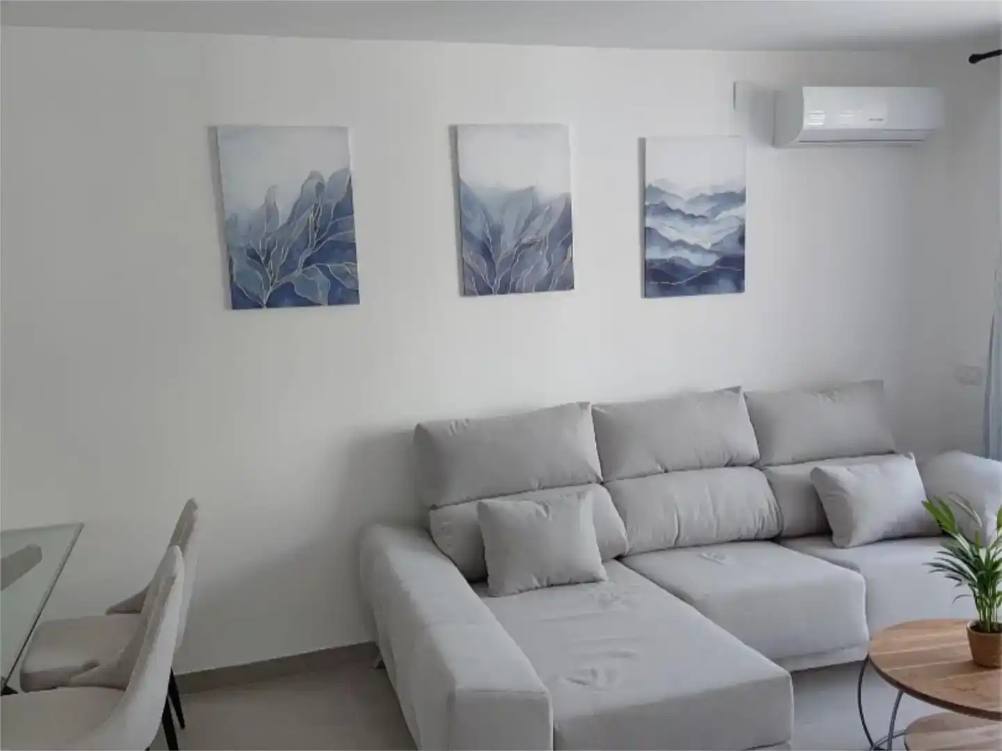 Sala d'estar de Pis en venda en Fuengirola amb Aire condicionat i Balcó