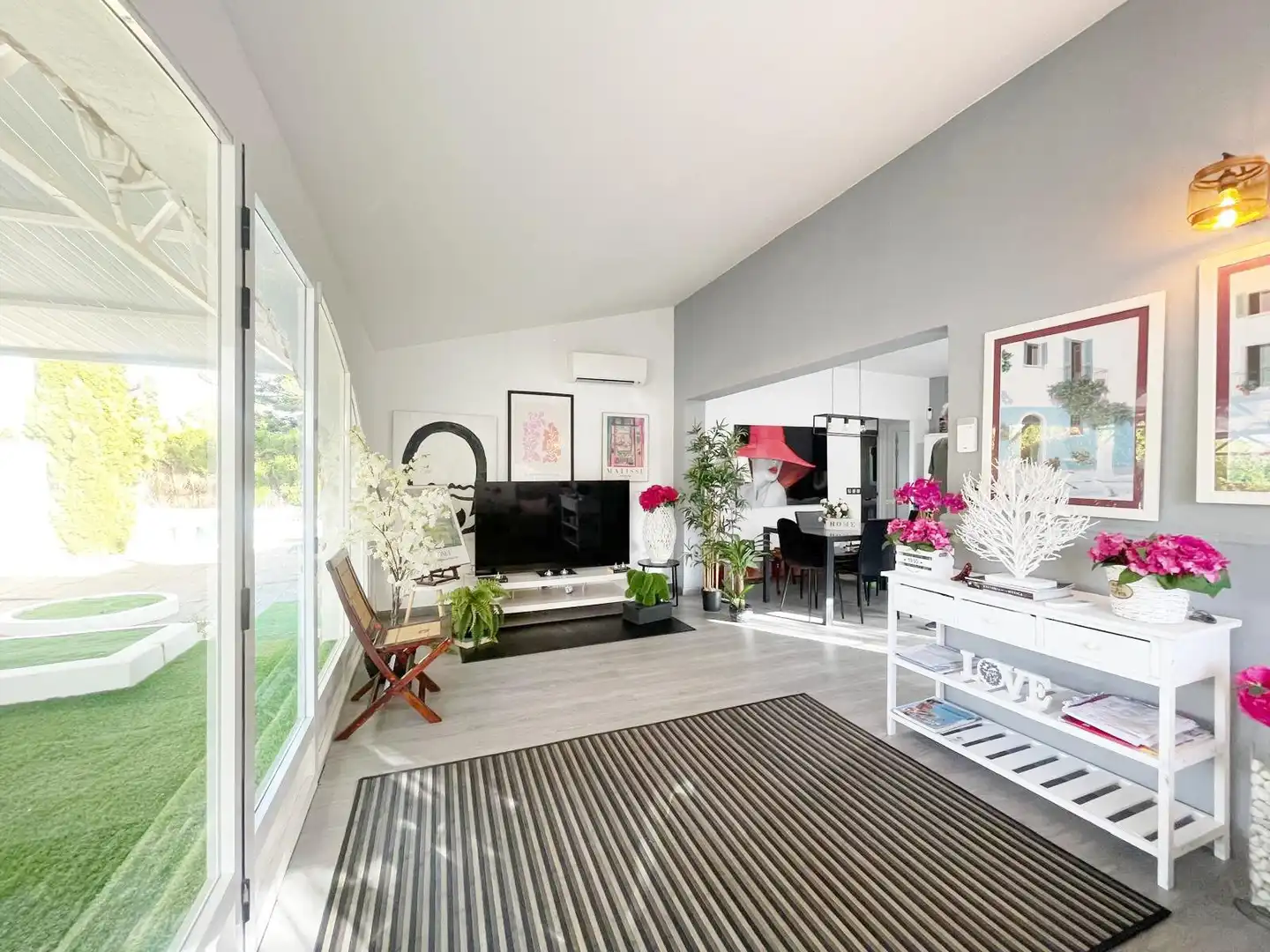 Sala d'estar de Casa o xalet de lloguer en Dénia amb Aire condicionat, Calefacció i Jardí privat
