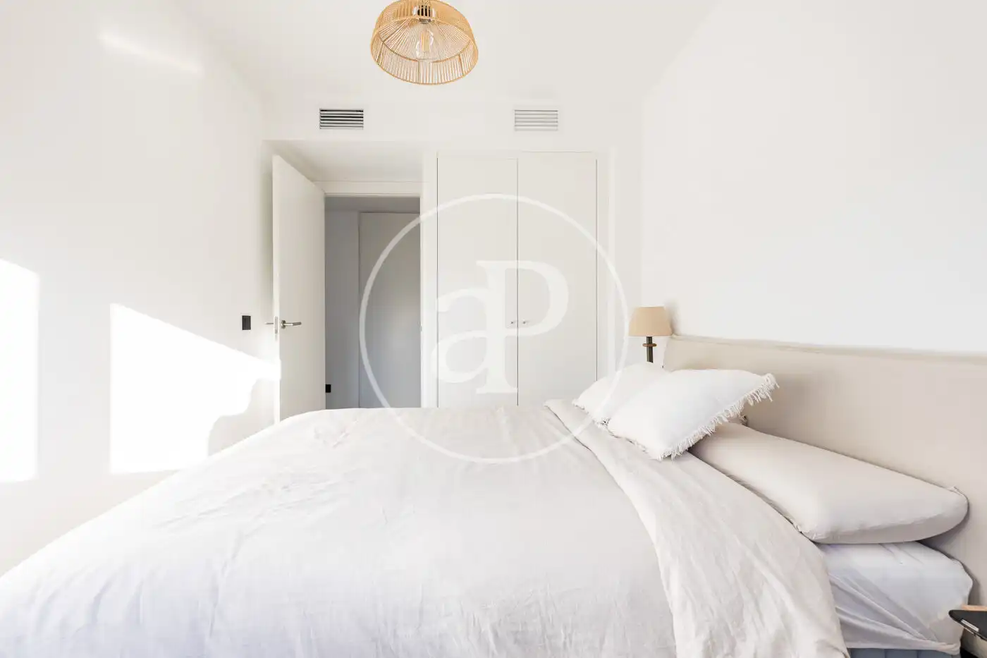 Bedroom of Flat for rent in Cerdanyola del Vallès  with Air Conditioner, Heating and Terrace