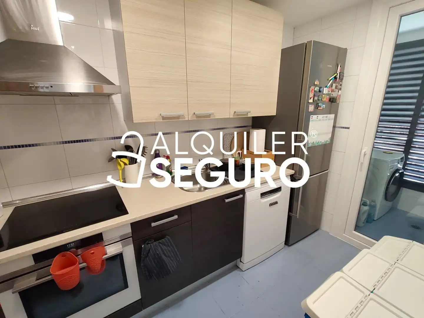 Cuina de Pis de lloguer en Madrid amb Aire condicionat, Calefacció i Piscina