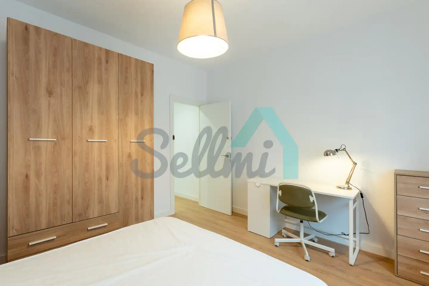 Flat for rent in De Gloria Fuertes, Masip