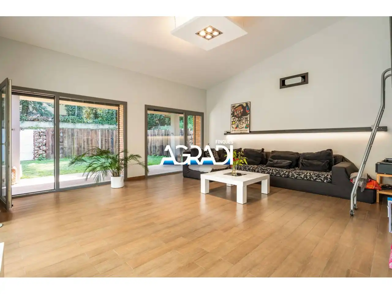 Living room of Houses for sale in Les Franqueses del Vallès  with Air Conditioner, Heating and Private garden