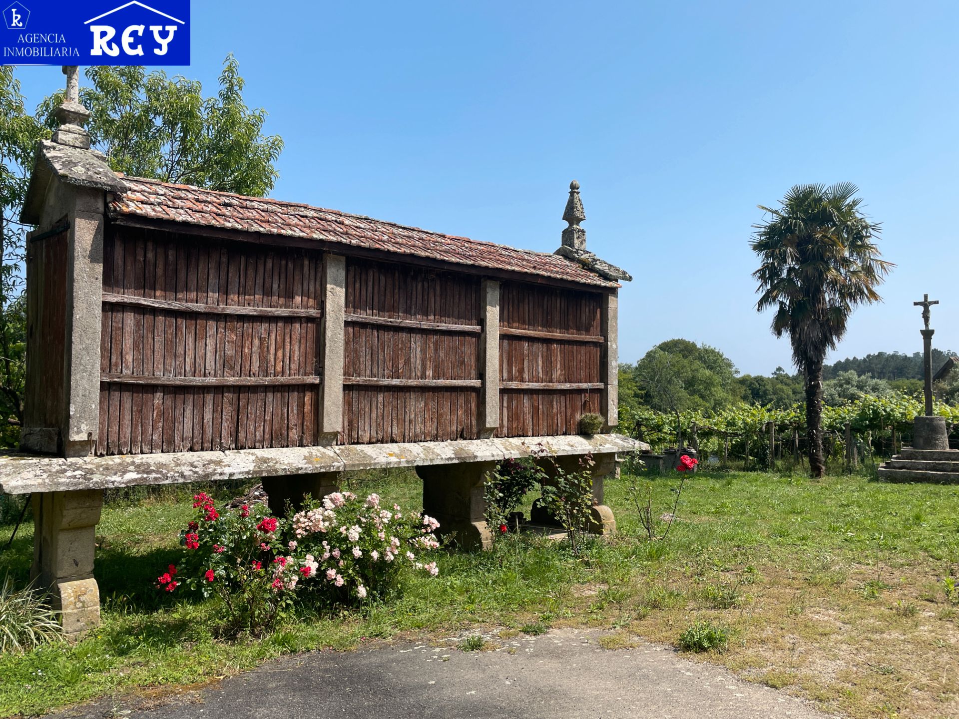 Vista exterior de Finca rústica de lloguer en Vedra amb Calefacció, Jardí privat i Parquet