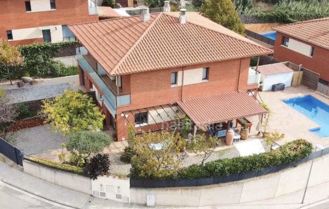 Vista exterior de Casa o xalet en venda en Sant Pol de Mar amb Jardí privat, Terrassa i Piscina