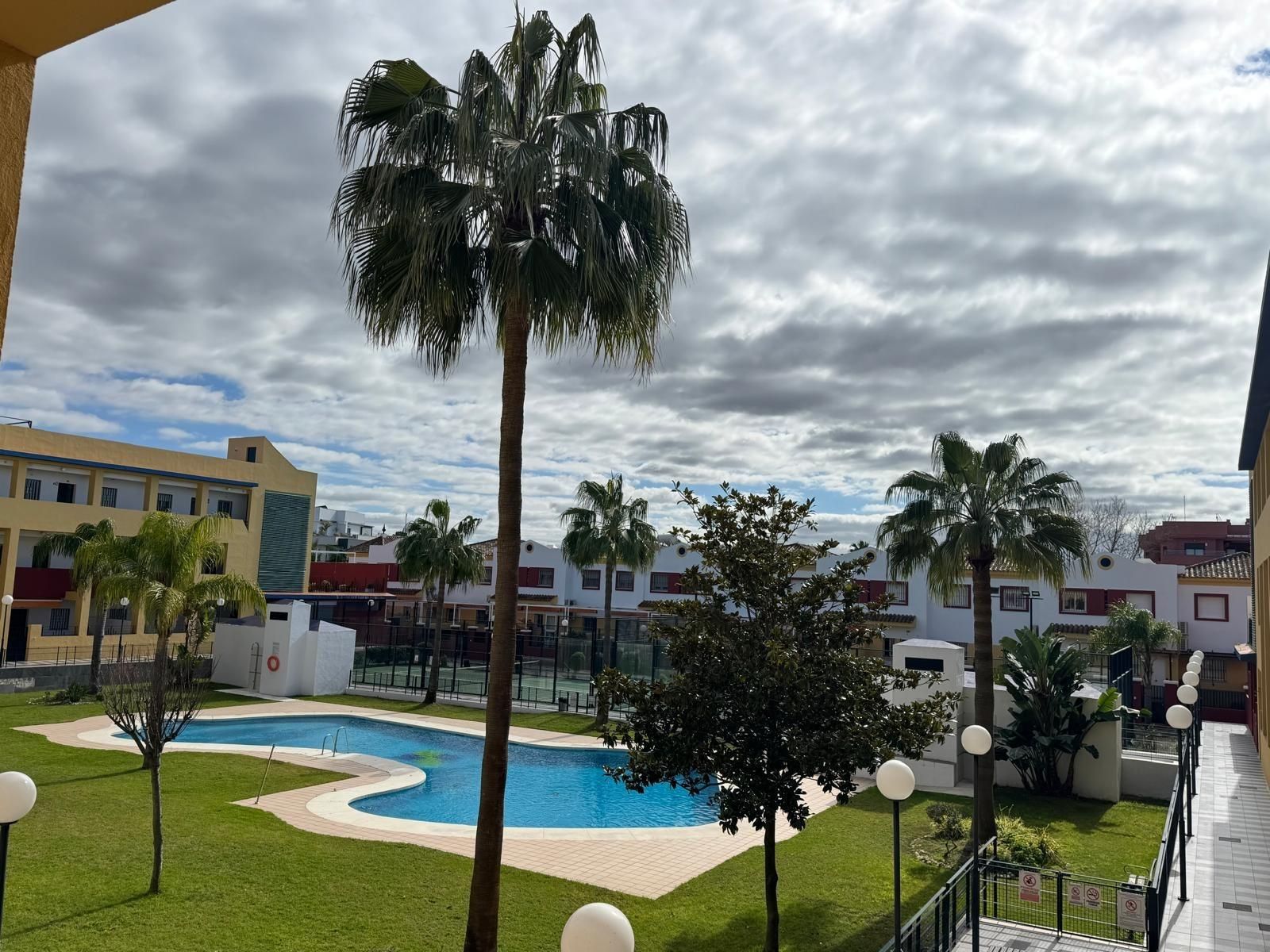 Exterior view of Planta baja for sale in Sanlúcar de Barrameda  with Terrace, Storage room and Community pool