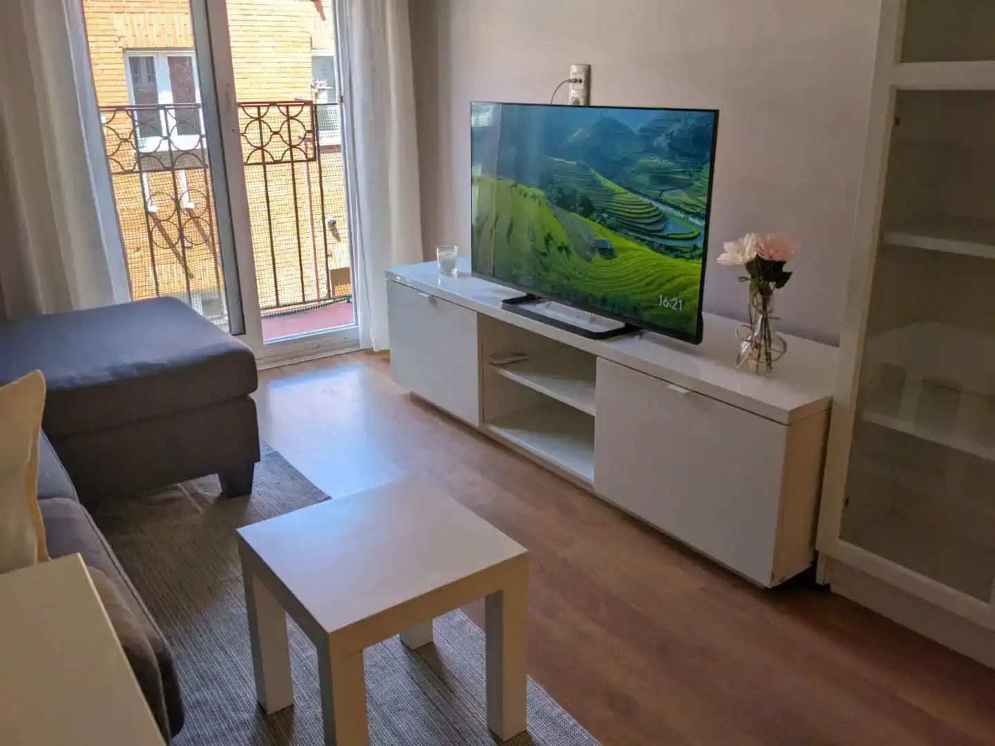 Wohnzimmer von Wohnung zur Miete in  Madrid Capital mit Klimaanlage und Balkon