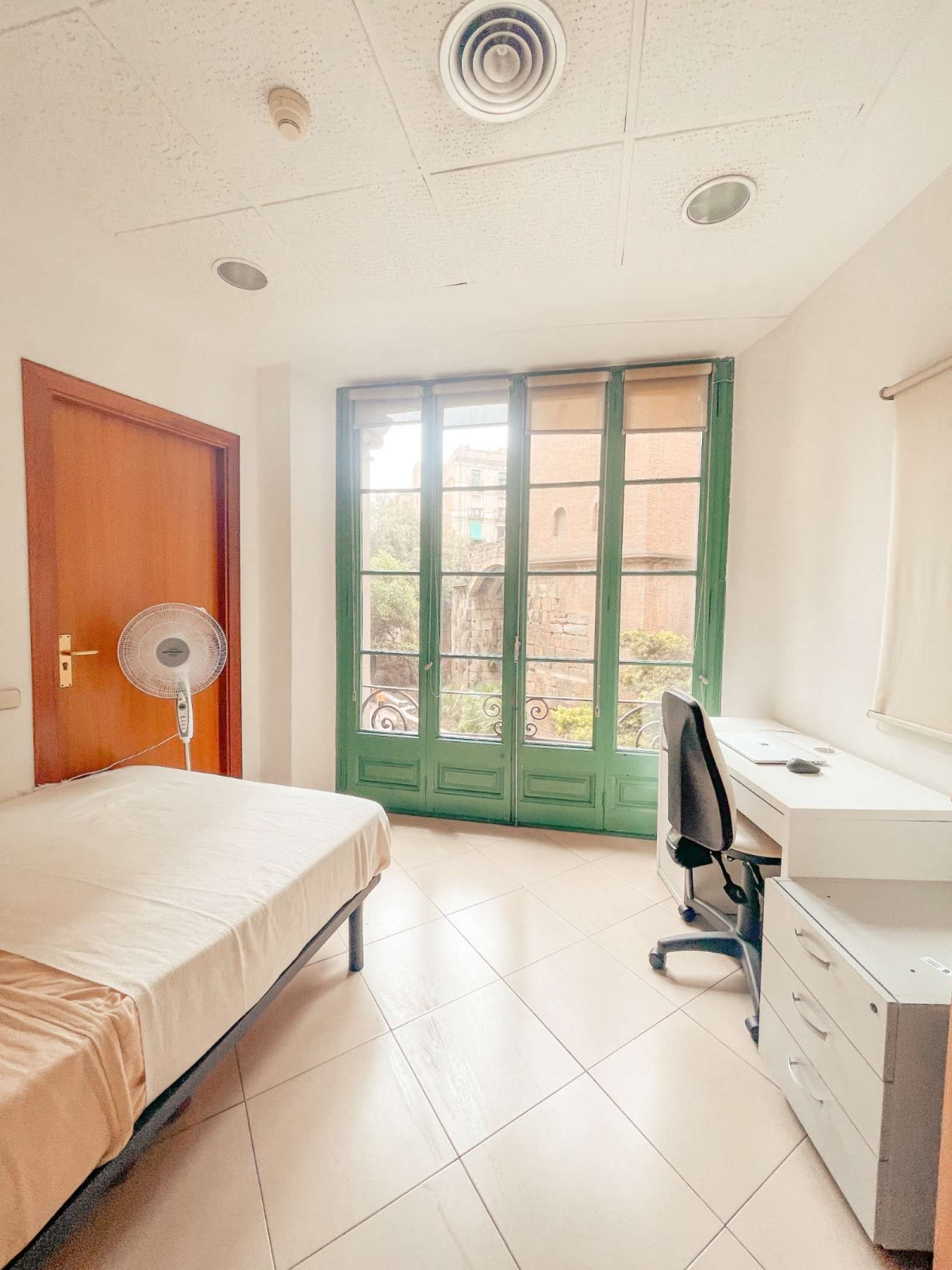 Flat to share in Barri Gòtic