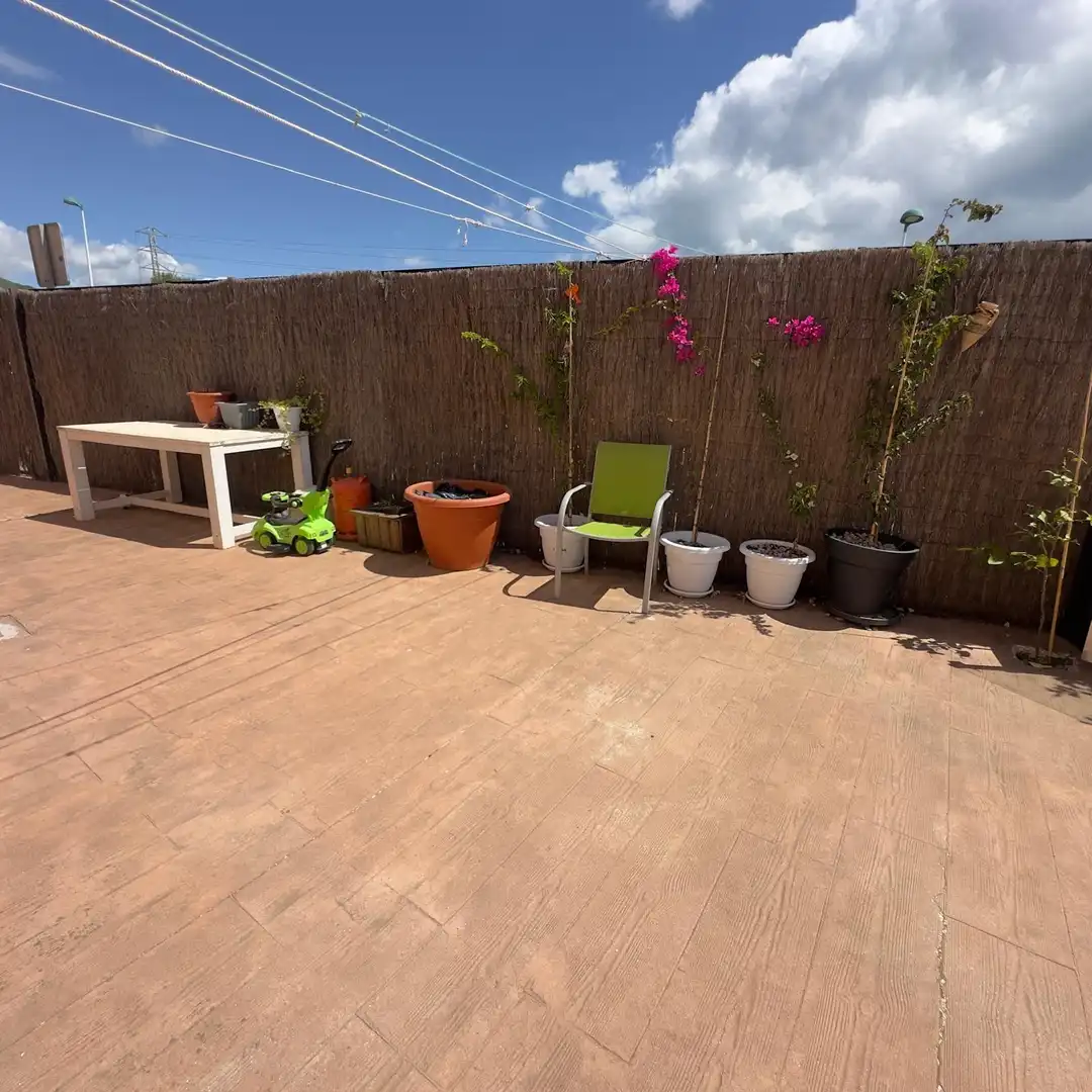 Terraza de Piso en venta en La Línea de la Concepción