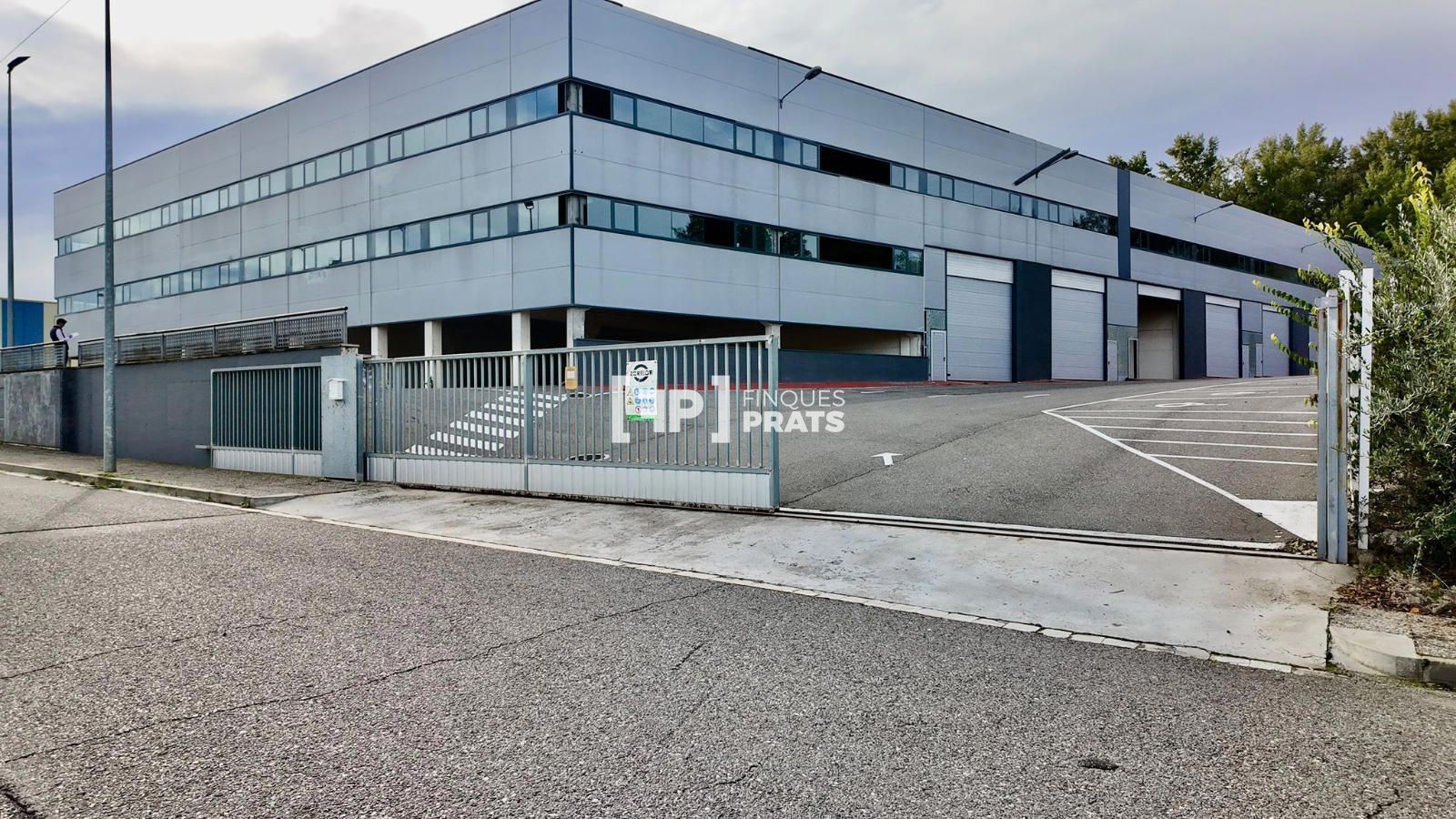 Exterior view of Industrial buildings for sale in  Lleida Capital