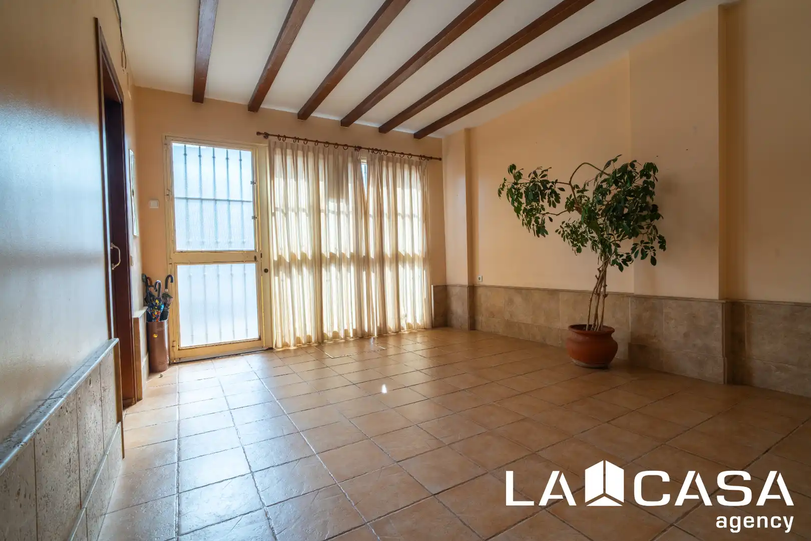 Sala de estar de Casa o chalet en venta en Dos Hermanas con Aire acondicionado, Calefacción y Jardín privado