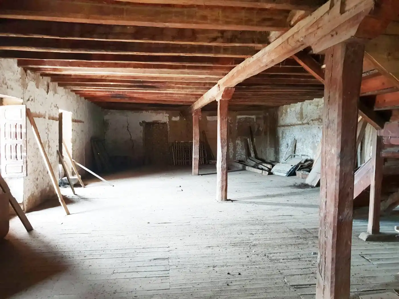 Buildings for sale in Matilla de los Caños del Río