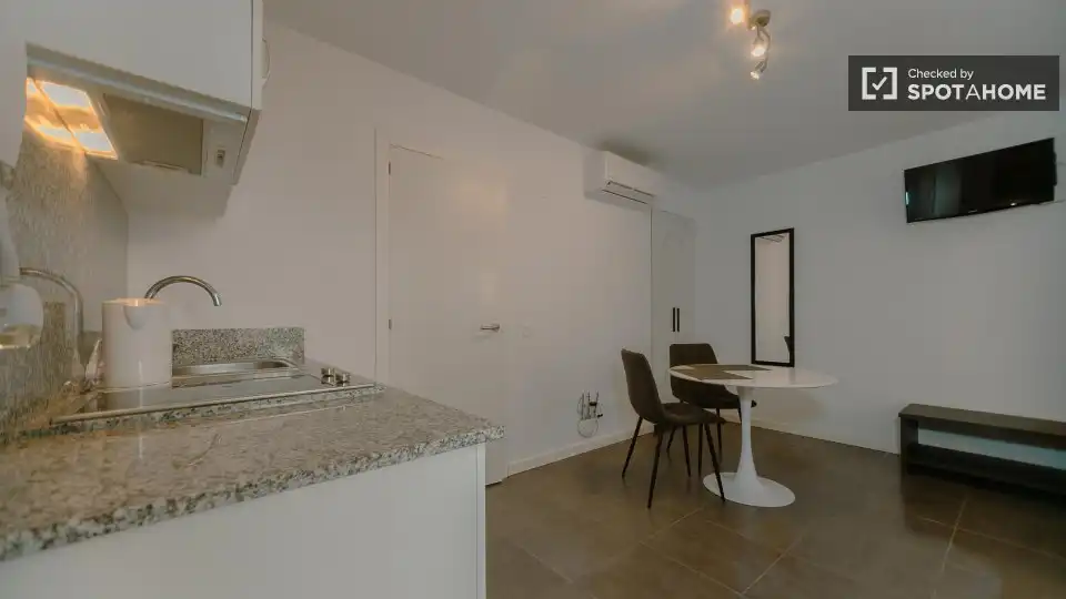 Cocina de Piso de alquiler en Valencia con Aire acondicionado, Calefacción y Amueblado